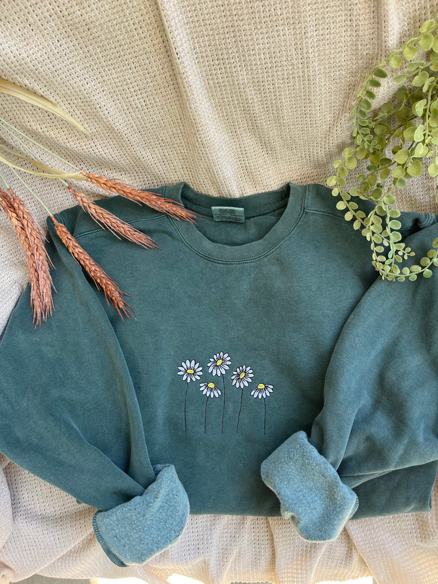 Daisy Embroidered Sweatshirt